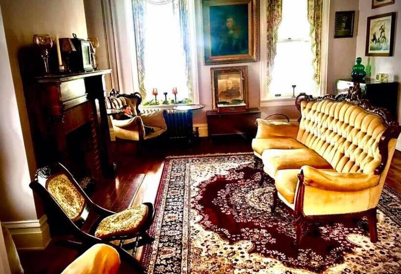 Historic 1912 Hoover House Bed And Breakfast