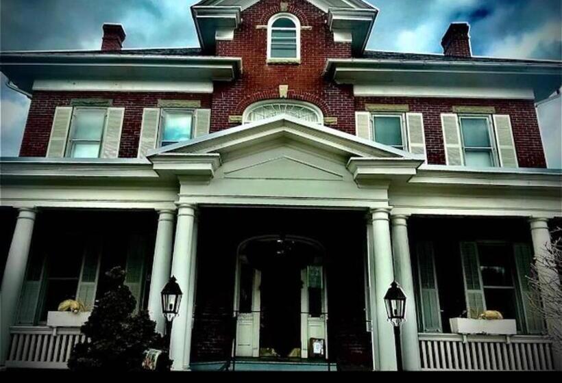 Historic 1912 Hoover House Bed And Breakfast