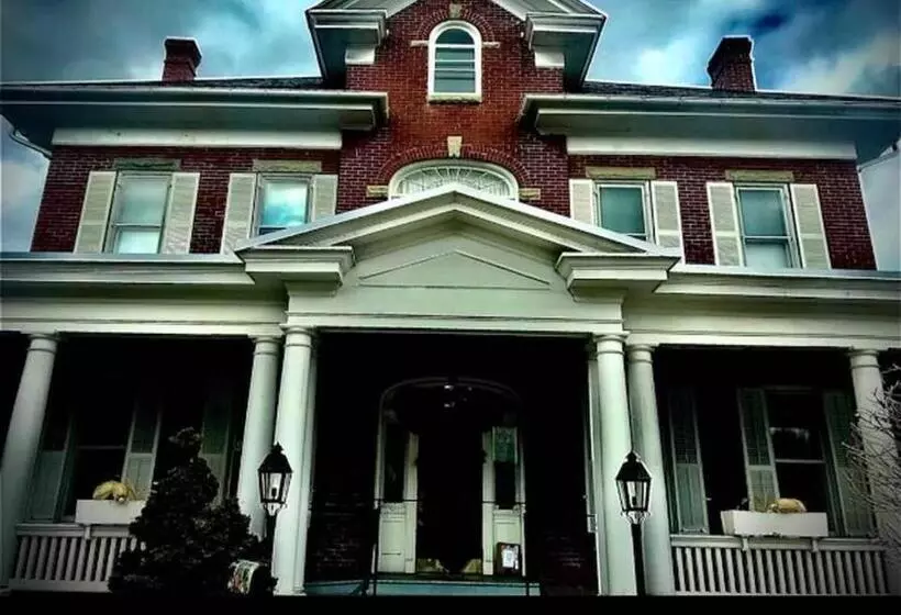 Historic 1912 Hoover House Bed And Breakfast