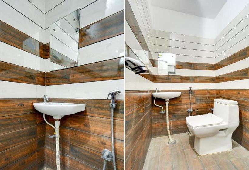 בית מלון כפרי Collection O Welcome Regency