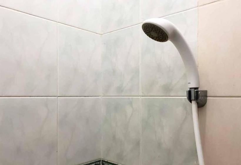 Hotel Sas Guest House Mitra Reddoorz At Darmo Park 2 Surabaya