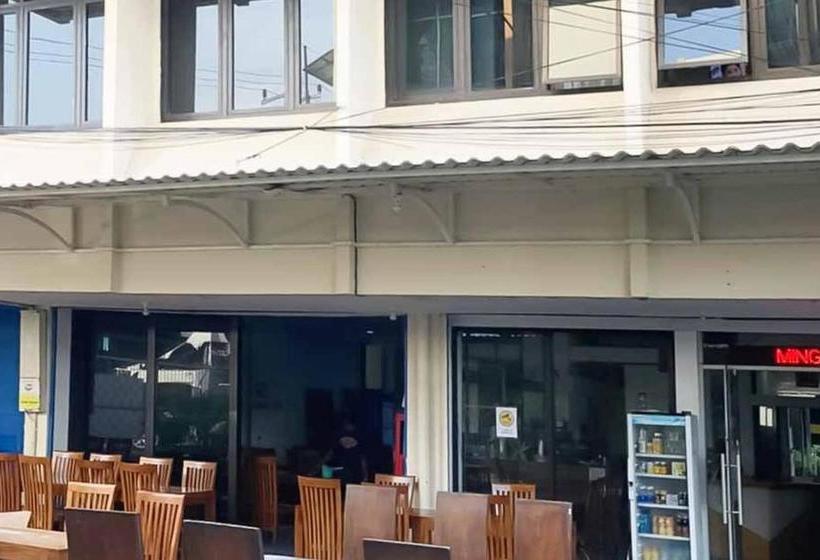 Hotel Sas Guest House Mitra Reddoorz At Darmo Park 2 Surabaya