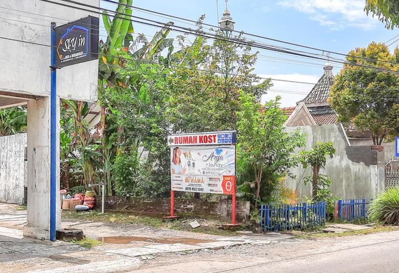 Hotel Sky In Homestay Syariah Near Rsud Sogaten