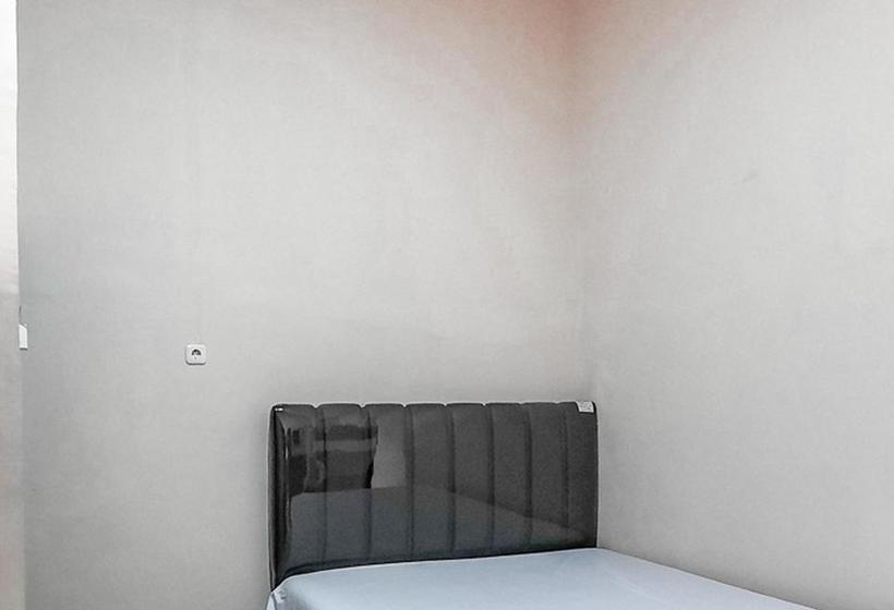 Hotel Sky In Homestay Syariah Near Rsud Sogaten