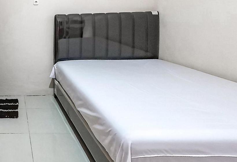 Hotel Sky In Homestay Syariah Near Rsud Sogaten