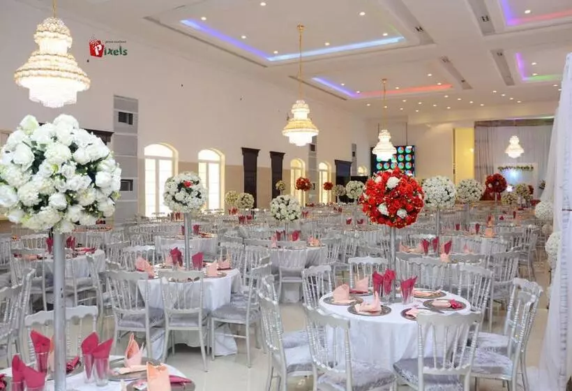 پانسیون Room In Lodge   World Lilies Hotel Events Place