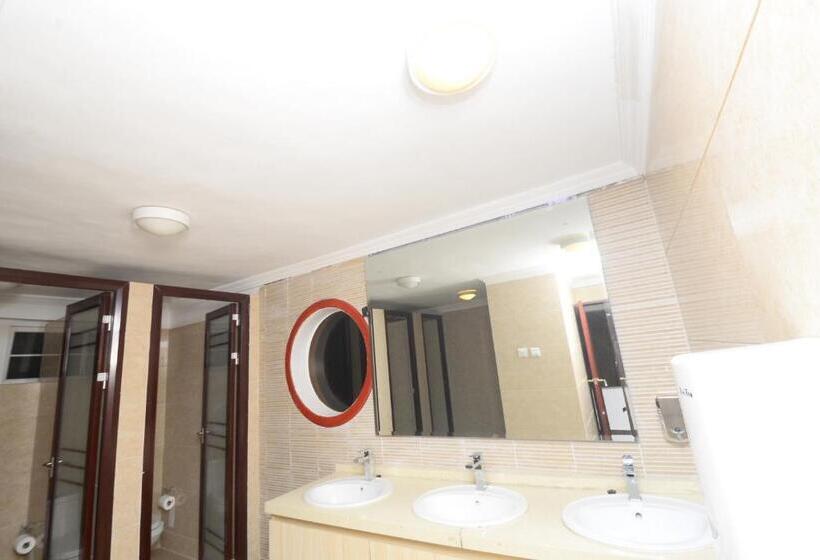 پانسیون Room In Lodge   World Lilies Hotel Events Place