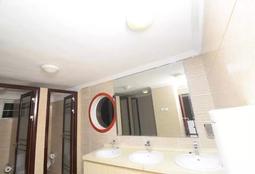 پانسیون Room In Lodge   World Lilies Hotel Events Place