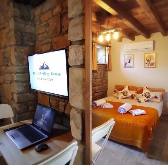 پانسیون The Hill Village House