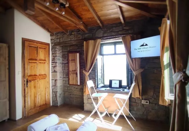 پانسیون The Hill Village House