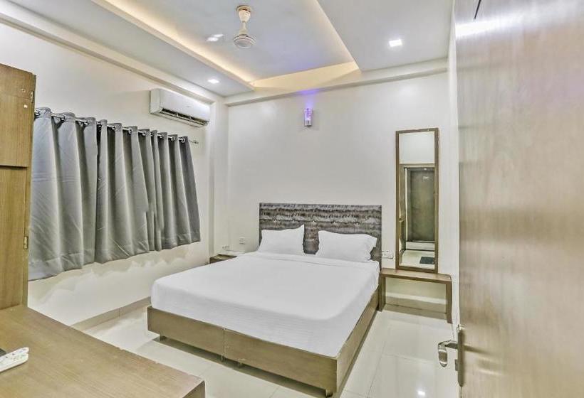 ホテル Capital O Ind699 Royal Stay