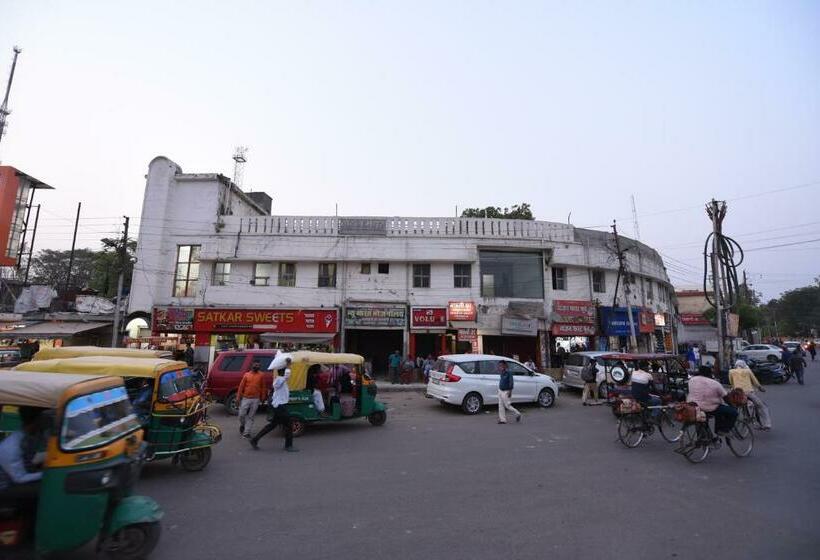 בית מלון כפרי Mayur