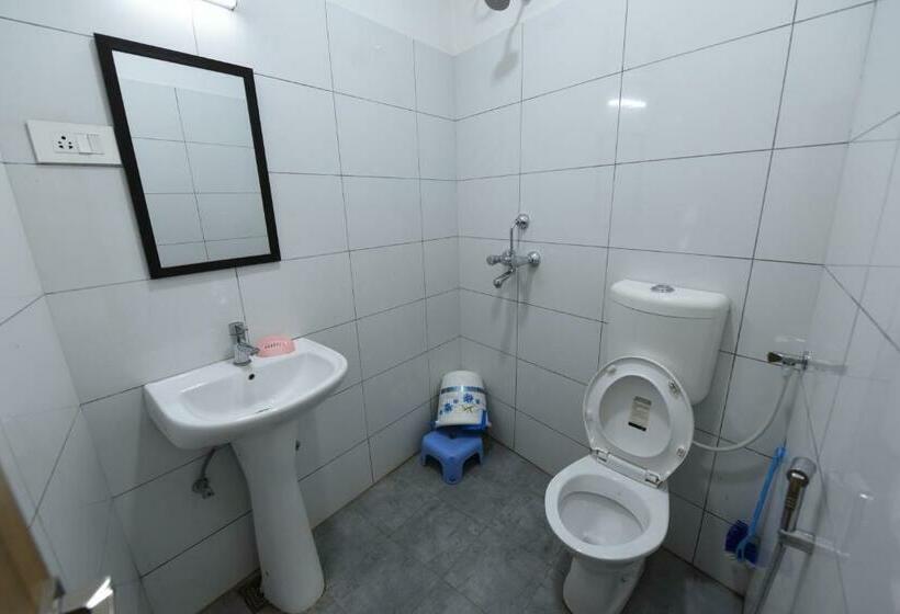 בית מלון כפרי Mayur