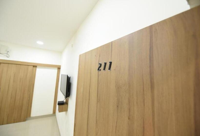 בית מלון כפרי Mayur