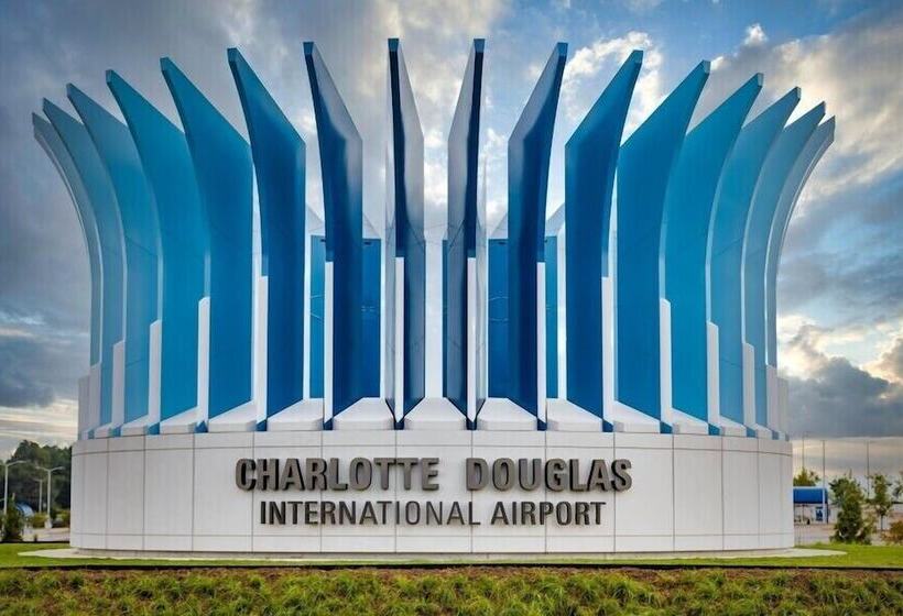 فندق Springhill Suites By Marriott Charlotte Huntersville