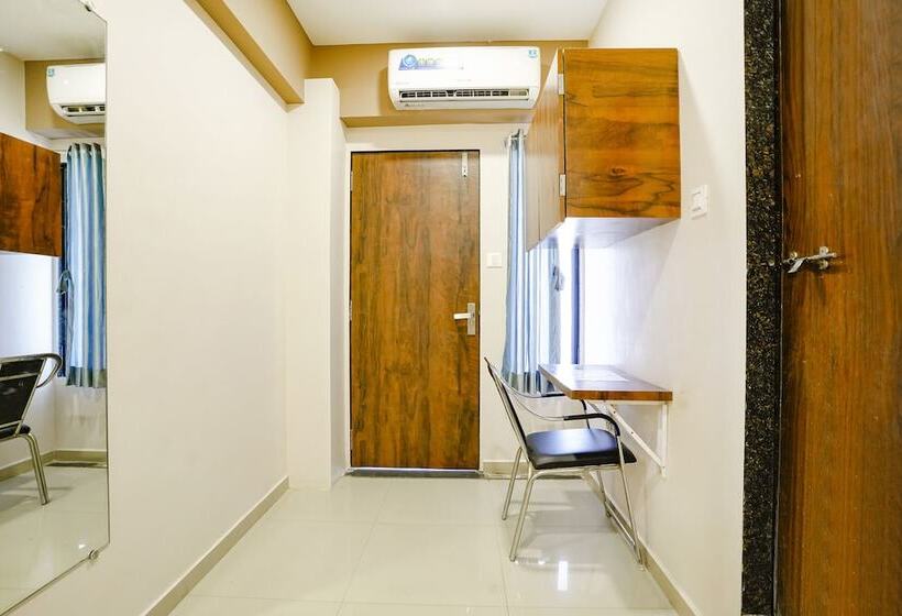 هتل Super Collection O Adajan Formerly Royal Paradise