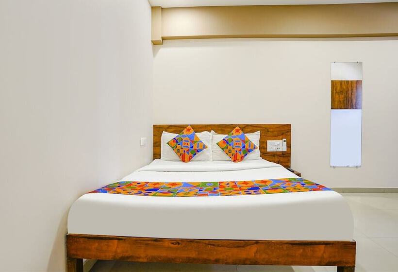 هتل Super Collection O Adajan Formerly Royal Paradise