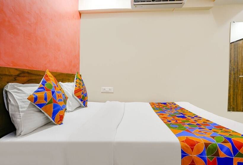 هتل Super Collection O Adajan Formerly Royal Paradise