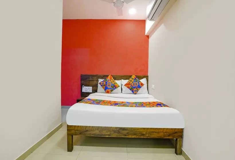 Hotelli Super Collection O Adajan Formerly Royal Paradise