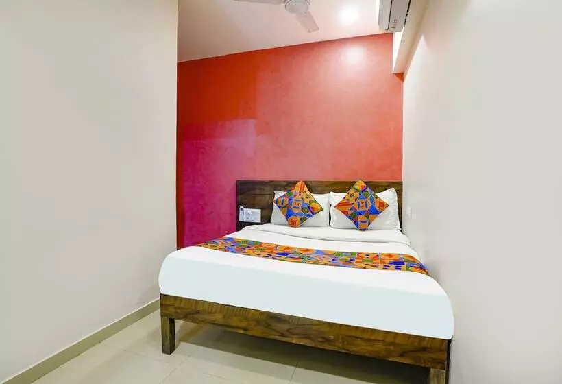 Hotelli Super Collection O Adajan Formerly Royal Paradise