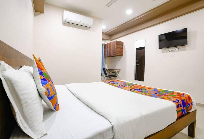 هتل Super Collection O Adajan Formerly Royal Paradise