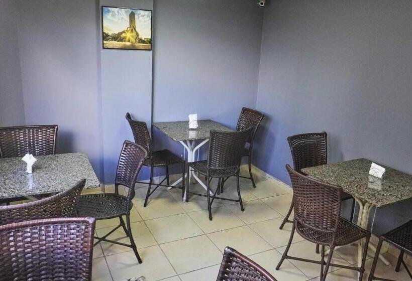 בית מלון כפרי Goiânia Executive