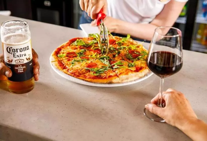 ホテル Ibis London Sutton Point