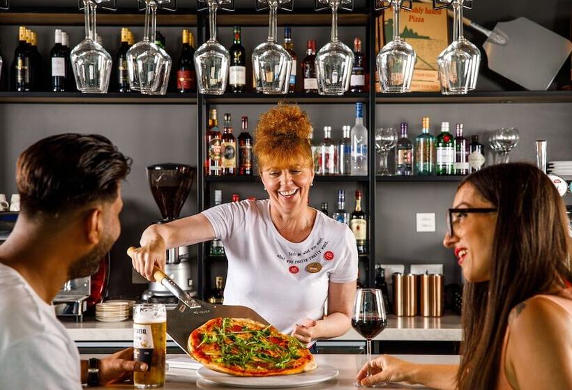 فندق Ibis London Sutton Point