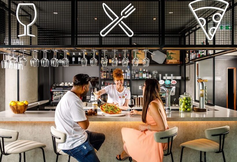 فندق Ibis London Sutton Point