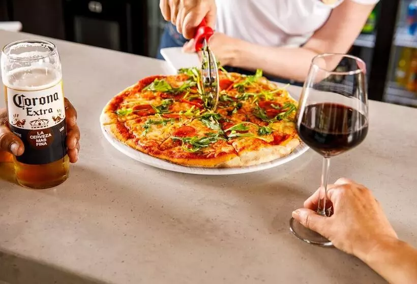 ホテル Ibis London Sutton Point