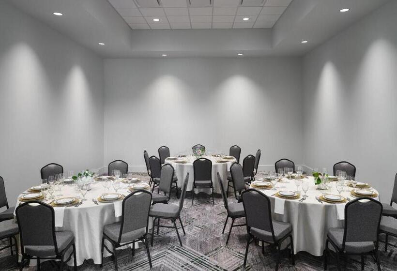 Sheraton Flowood The Refuge Hotel & Conference Center