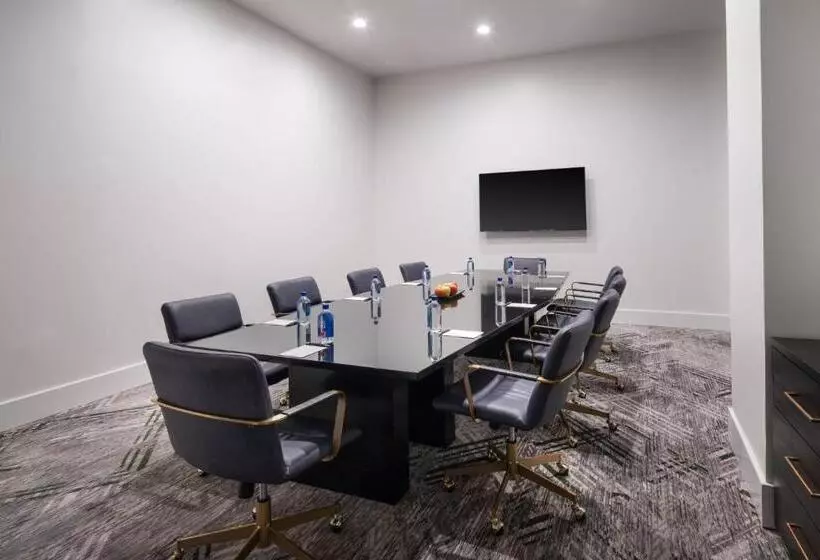 Sheraton Flowood The Refuge Hotel & Conference Center