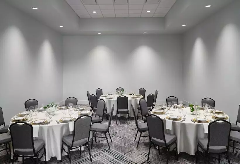 Sheraton Flowood The Refuge Hotel & Conference Center