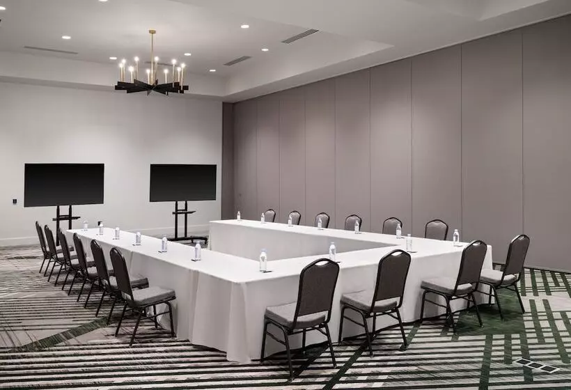 Sheraton Flowood The Refuge Hotel & Conference Center