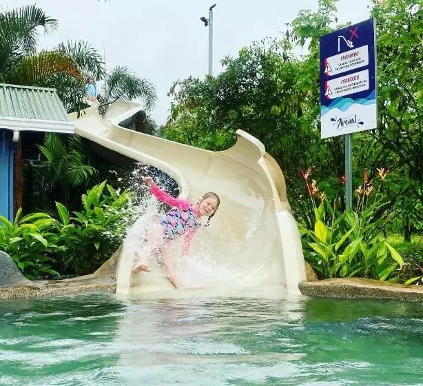 هتل Termales Del Arenal