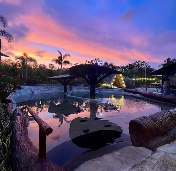 هتل Termales Del Arenal