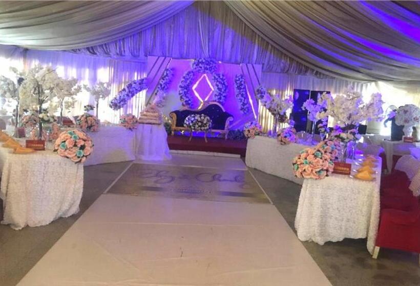 پانسیون Room In Lodge Adanma Hotel And Suites