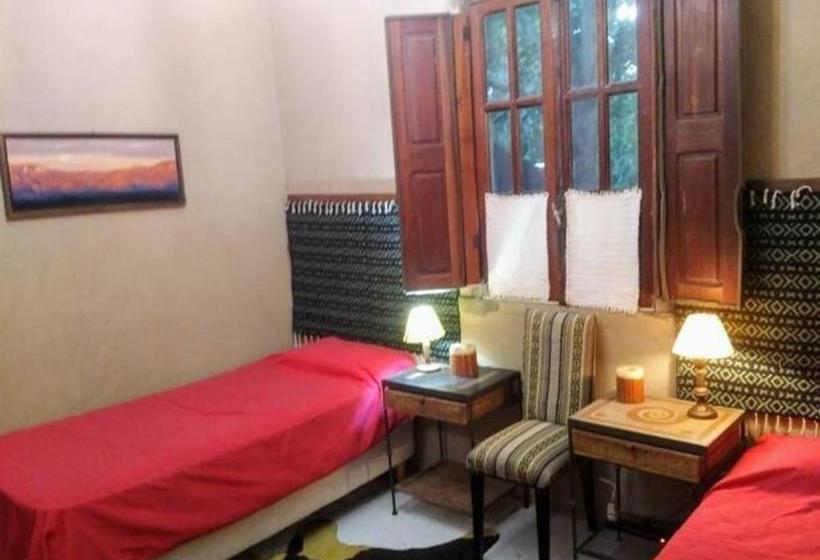 مبيت وإفطار Estancia La Dulce   Casa Principal Casco