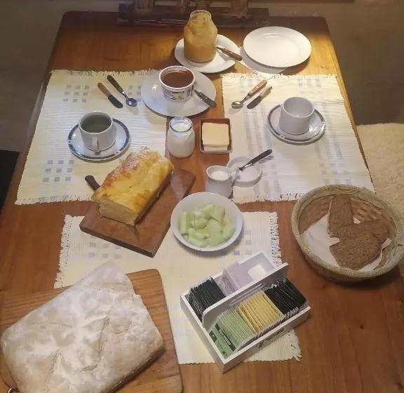 Aamiaismajoitus (B&B) Estancia La Dulce   Casa Principal Casco