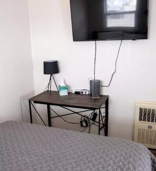 East Side Motel & Cabins