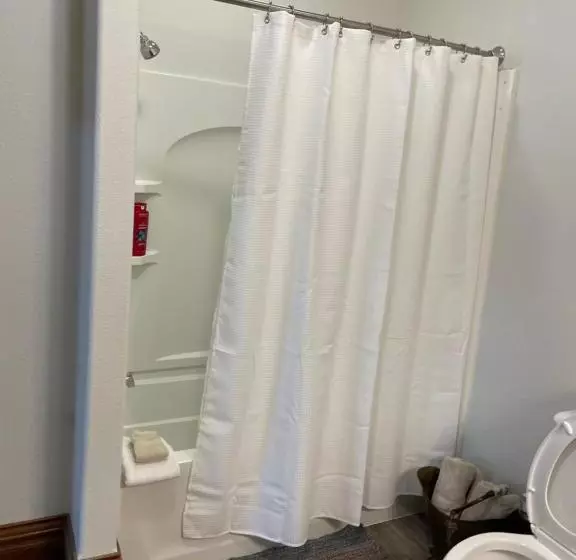 East Side Motel & Cabins