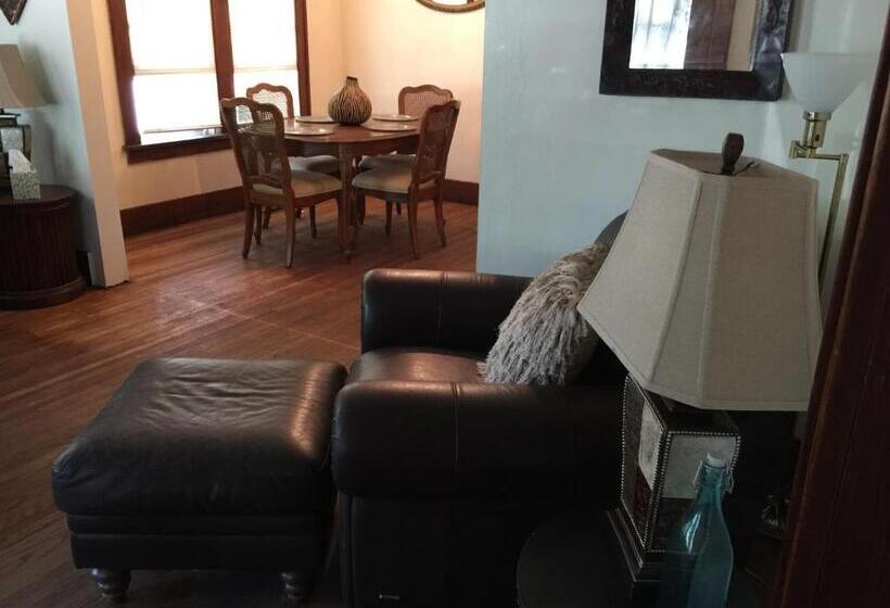 East Side Motel & Cabins