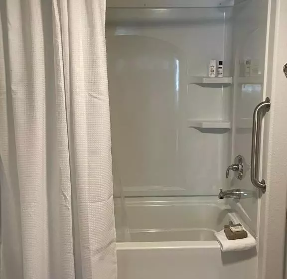 East Side Motel & Cabins