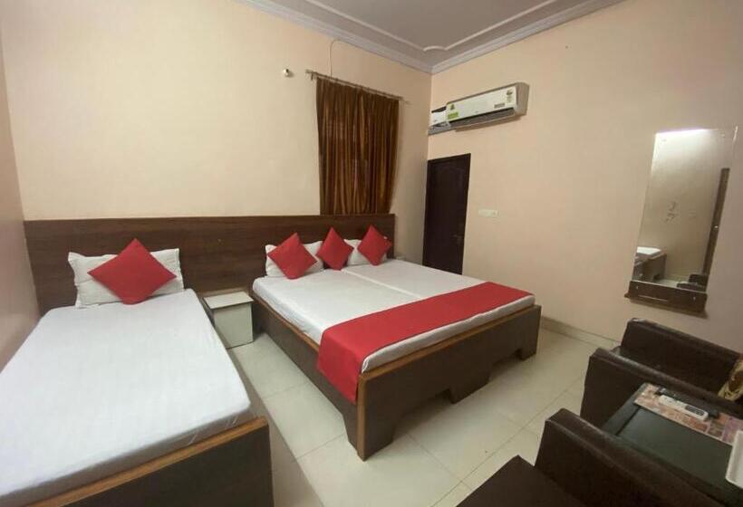 هتل Aarjee Crescent Jaipur