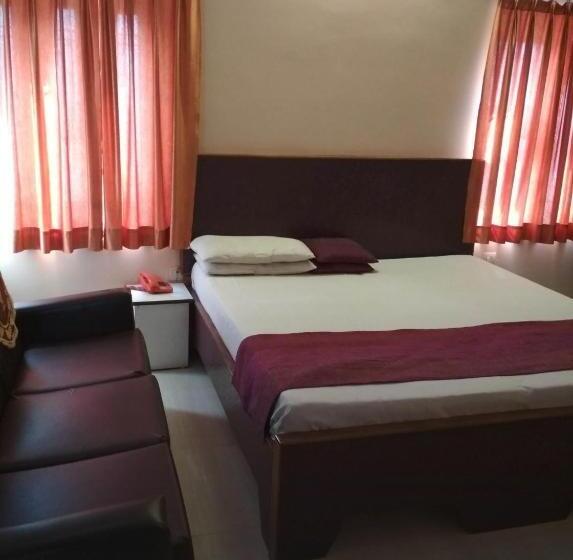 هتل Aarjee Crescent Jaipur