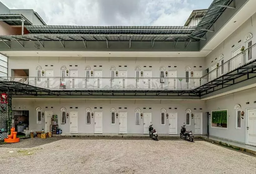 ホテル Koolkost Female Syariah Unjani University Cimahi (minimum Stay 6 Nights)