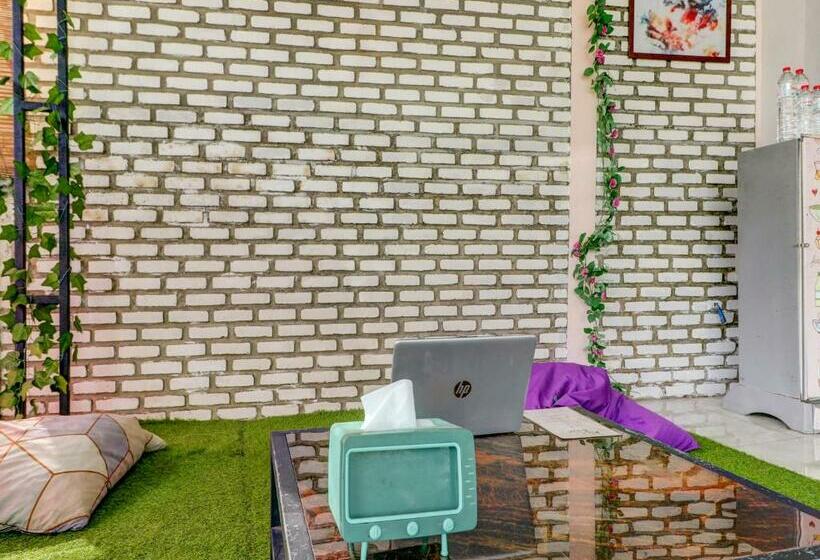 Hotelli Koolkost Female Syariah Unjani University Cimahi (minimum Stay 6 Nights)