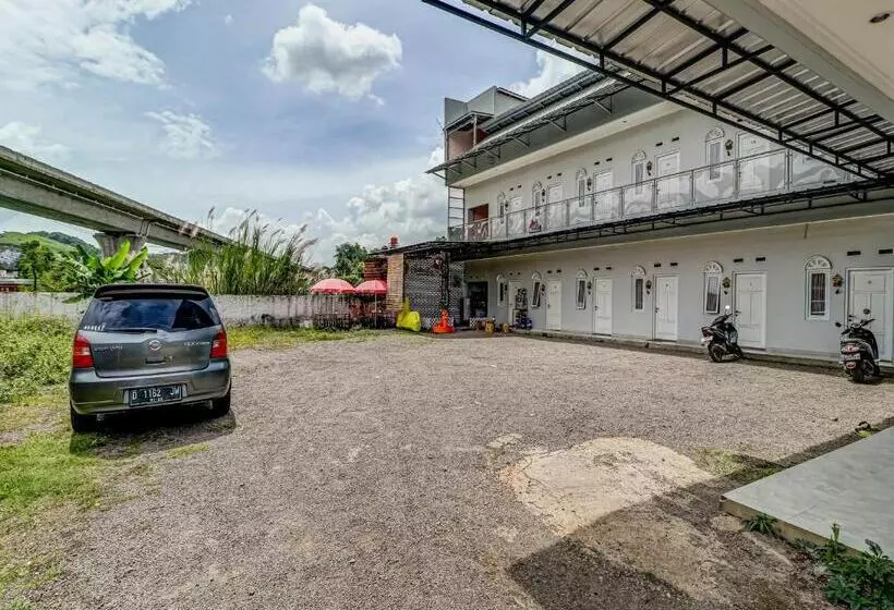 ホテル Koolkost Female Syariah Unjani University Cimahi (minimum Stay 6 Nights)