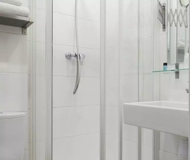 Отель Acadie Les Ulis