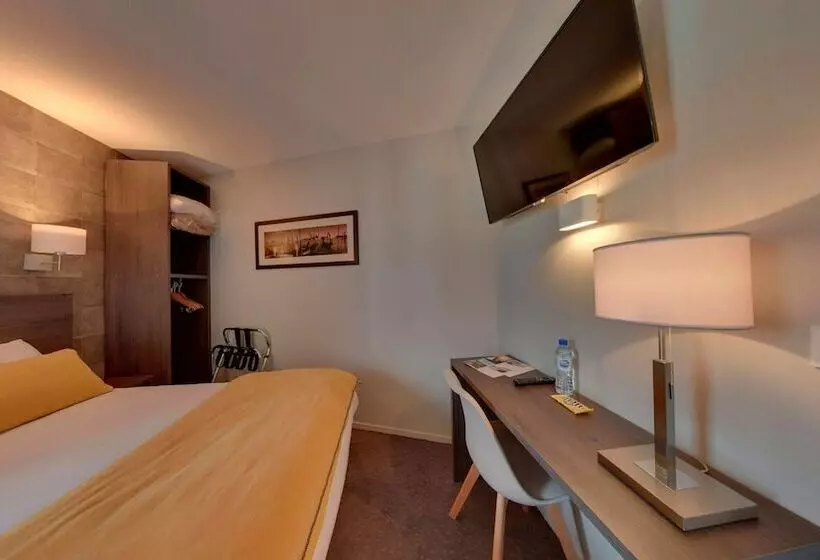 Отель Acadie Les Ulis